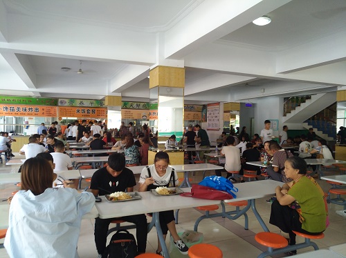 石家莊東華鐵路學(xué)校食堂怎么樣？
