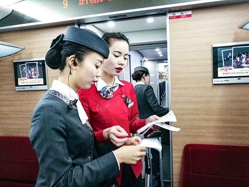 初三學(xué)航空乘務(wù)專業(yè)去哪個學(xué)校好？