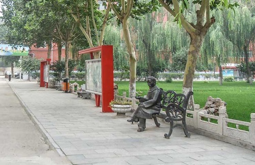 省外學(xué)生能報(bào)石家莊東華鐵路學(xué)校春季班嗎？