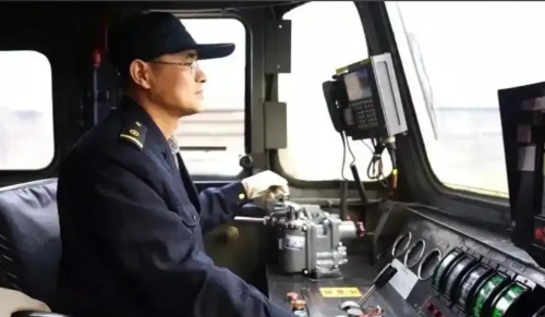 火車(chē)司機(jī)駕駛證怎么考？