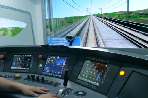 想當(dāng)火車(chē)司機(jī)？中專學(xué)歷也能報(bào)名！穩(wěn)定高薪 + 鐵飯碗！