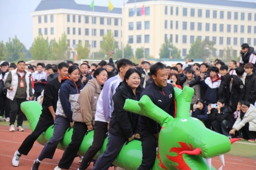 重磅利好！保定 8 個(gè)貧困縣學(xué)子就讀石家莊東華鐵路學(xué)校補(bǔ)助政策全解析